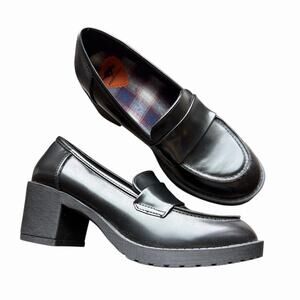 Women’s Y2K Rocket Dog Square Heel Black loafers Size 5.5 -Dark Academia